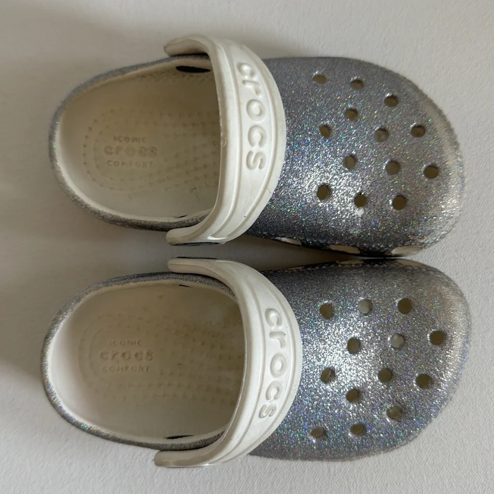 Crocs Kids Glitter Clogs - Silver. Size C7